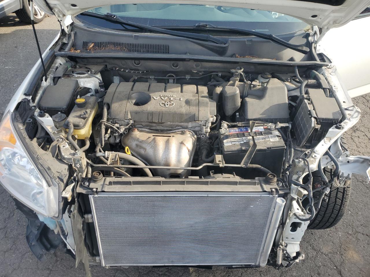 Toyota RAV4 Image 11