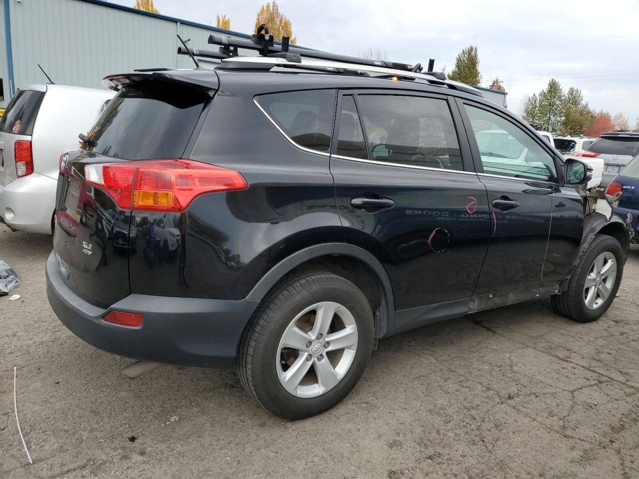 Toyota RAV4 Xle Image 11