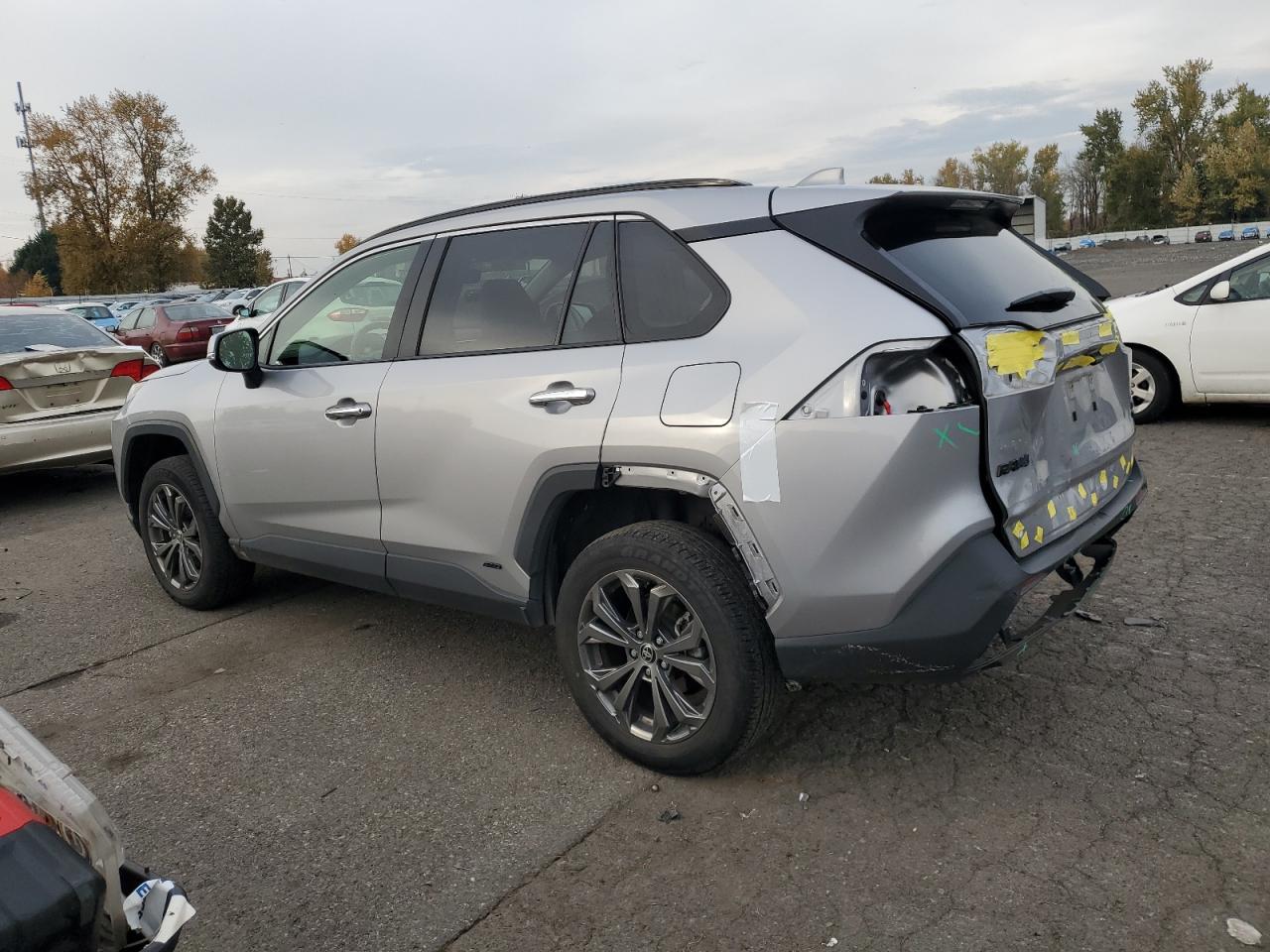 Toyota RAV4 Limited Image 3