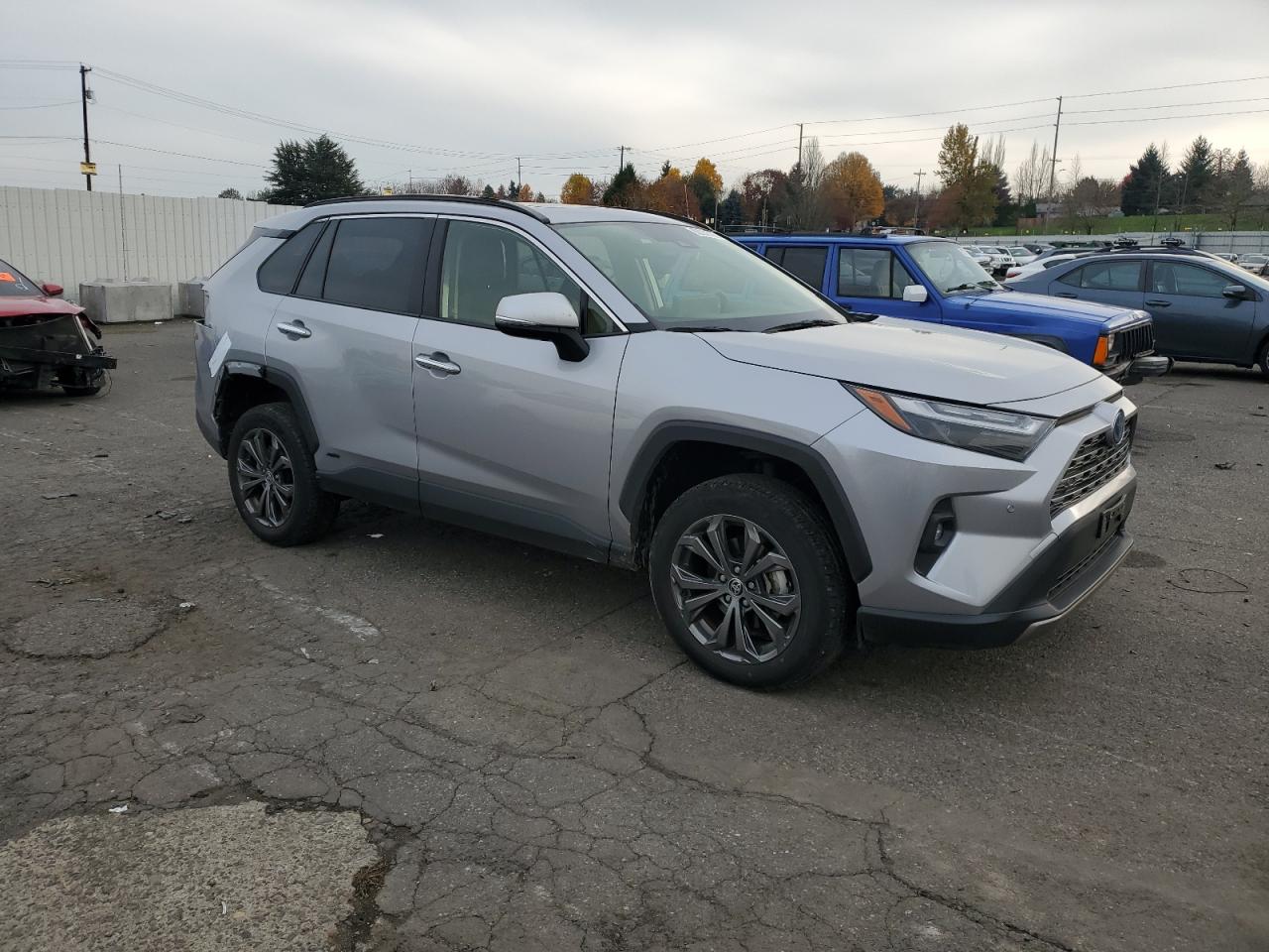 Toyota RAV4 Limited Image 8