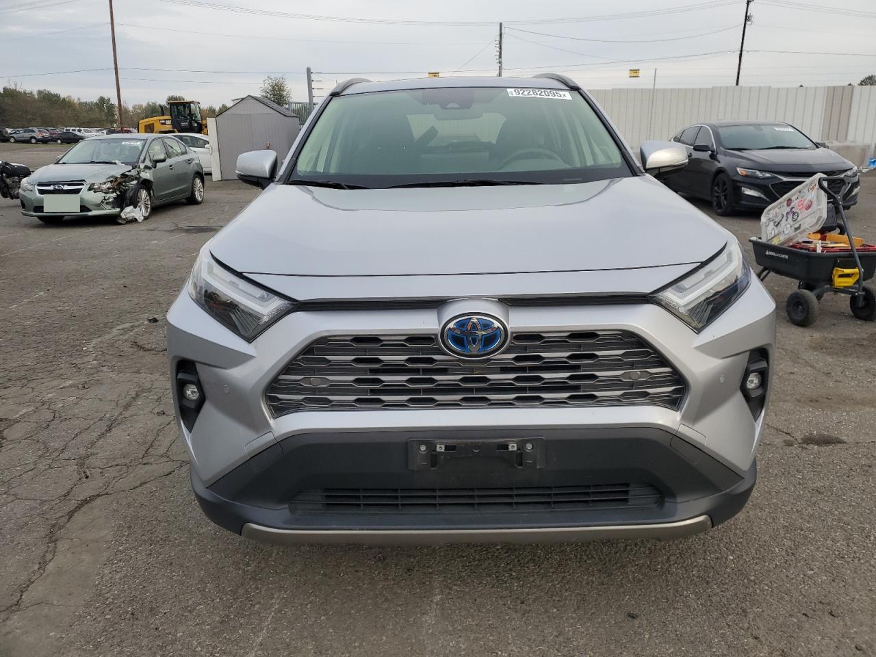 Toyota RAV4 Limited Image 12