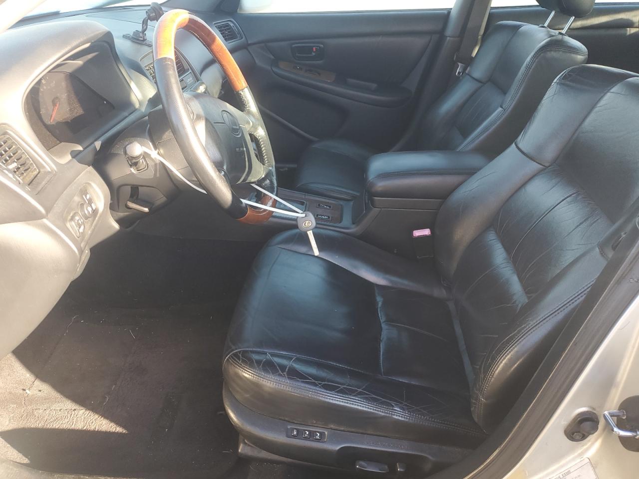 Lexus Es 300 Image 2