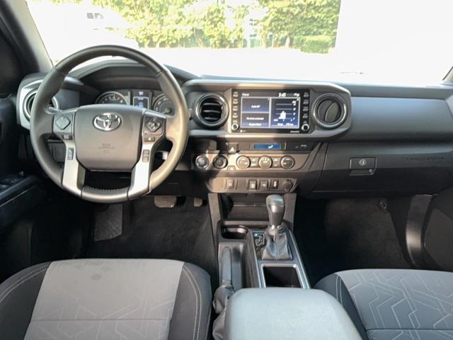 Toyota Tacoma Double Cab Image 3