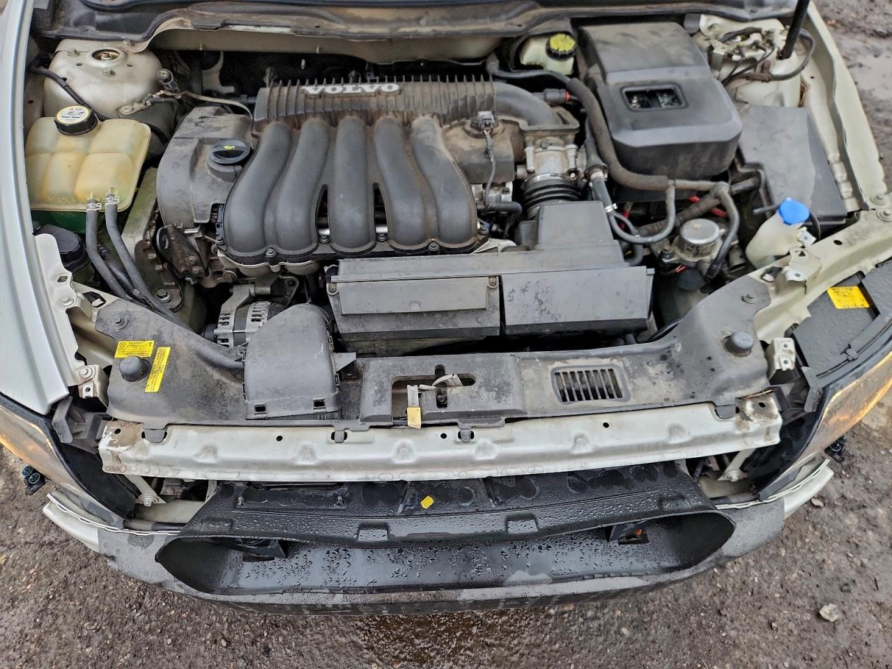 Volvo S40 2.4i Image 8