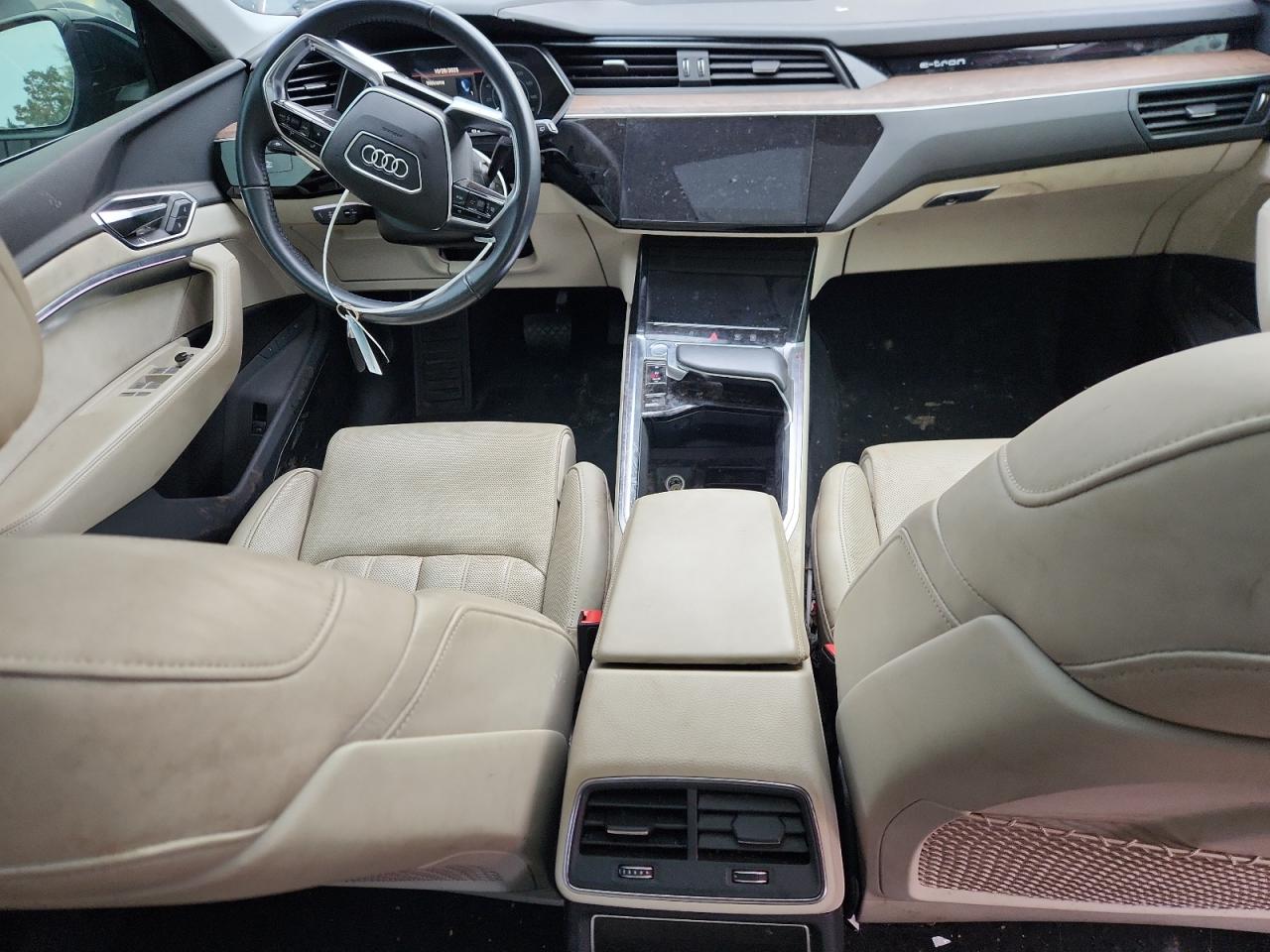 Audi e-tron Prestige Image 7