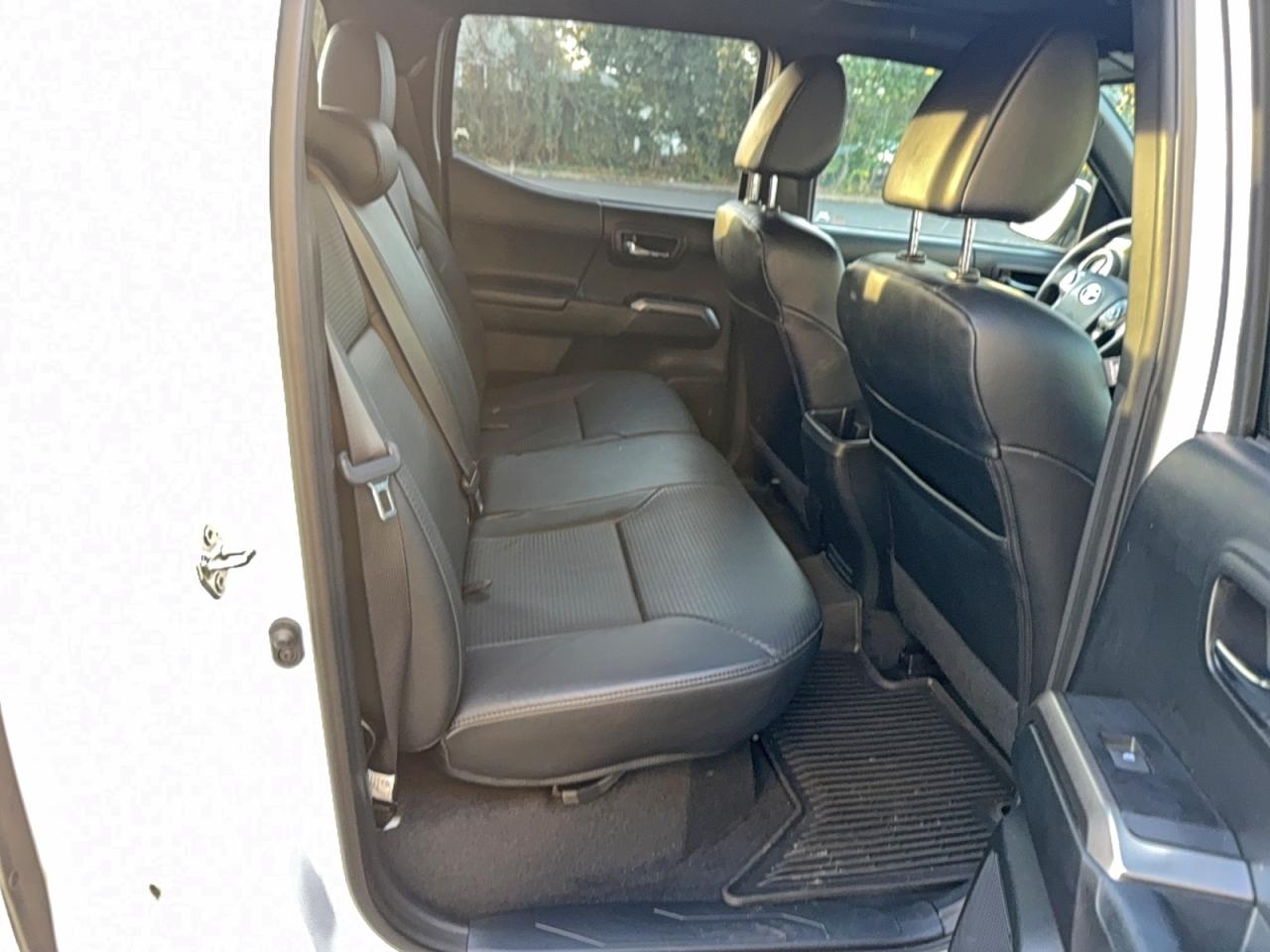 Toyota Tacoma Double Cab Image 7