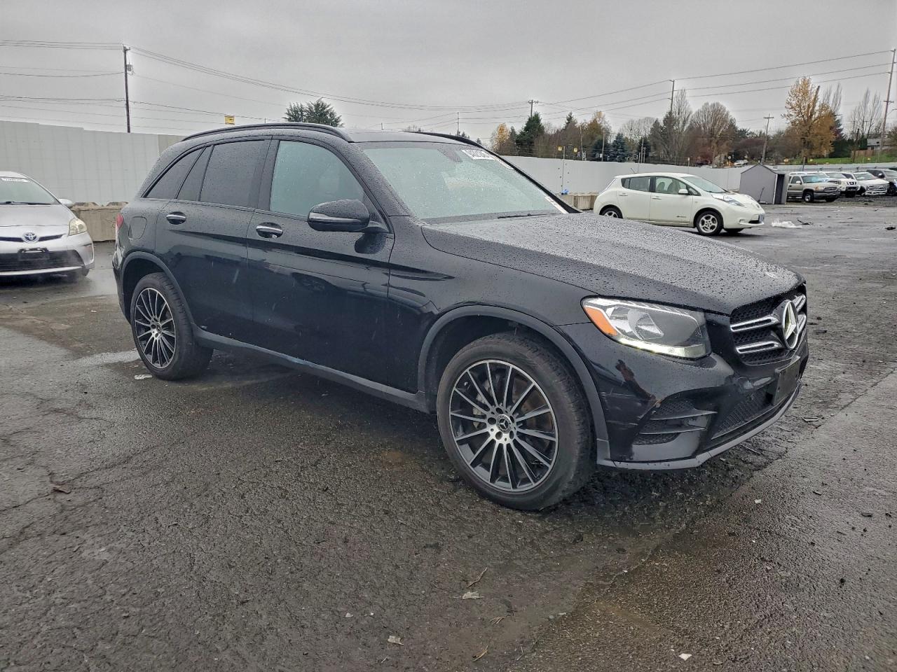 Mercedes-Benz GLC 300 Image 11