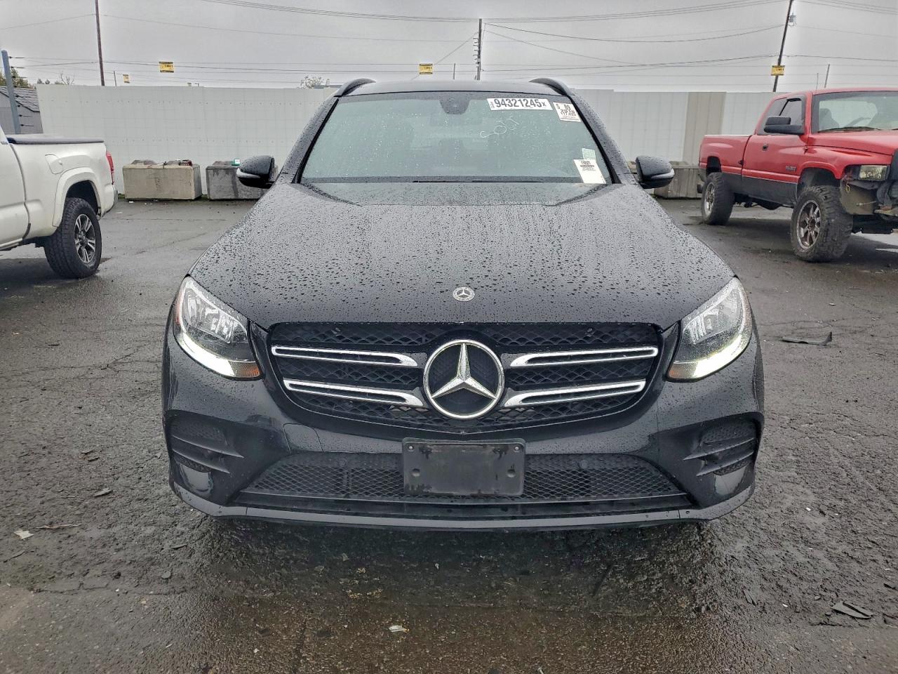Mercedes-Benz GLC 300 Image 4