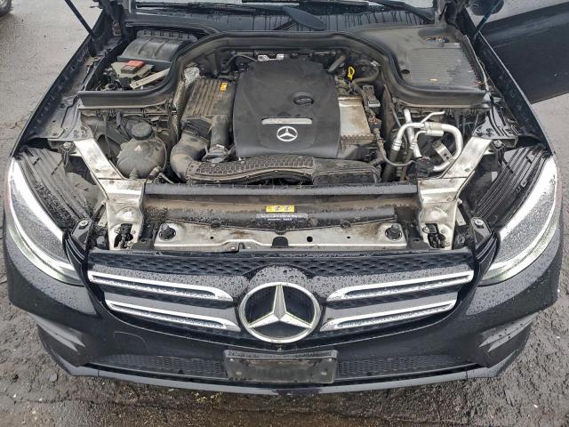 Mercedes-Benz GLC 300 Image 12