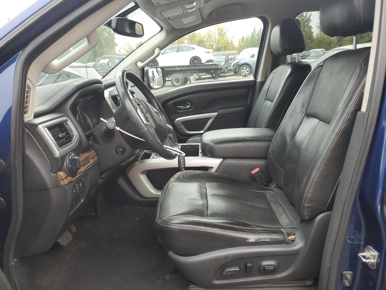 Nissan Titan Sv Image 8