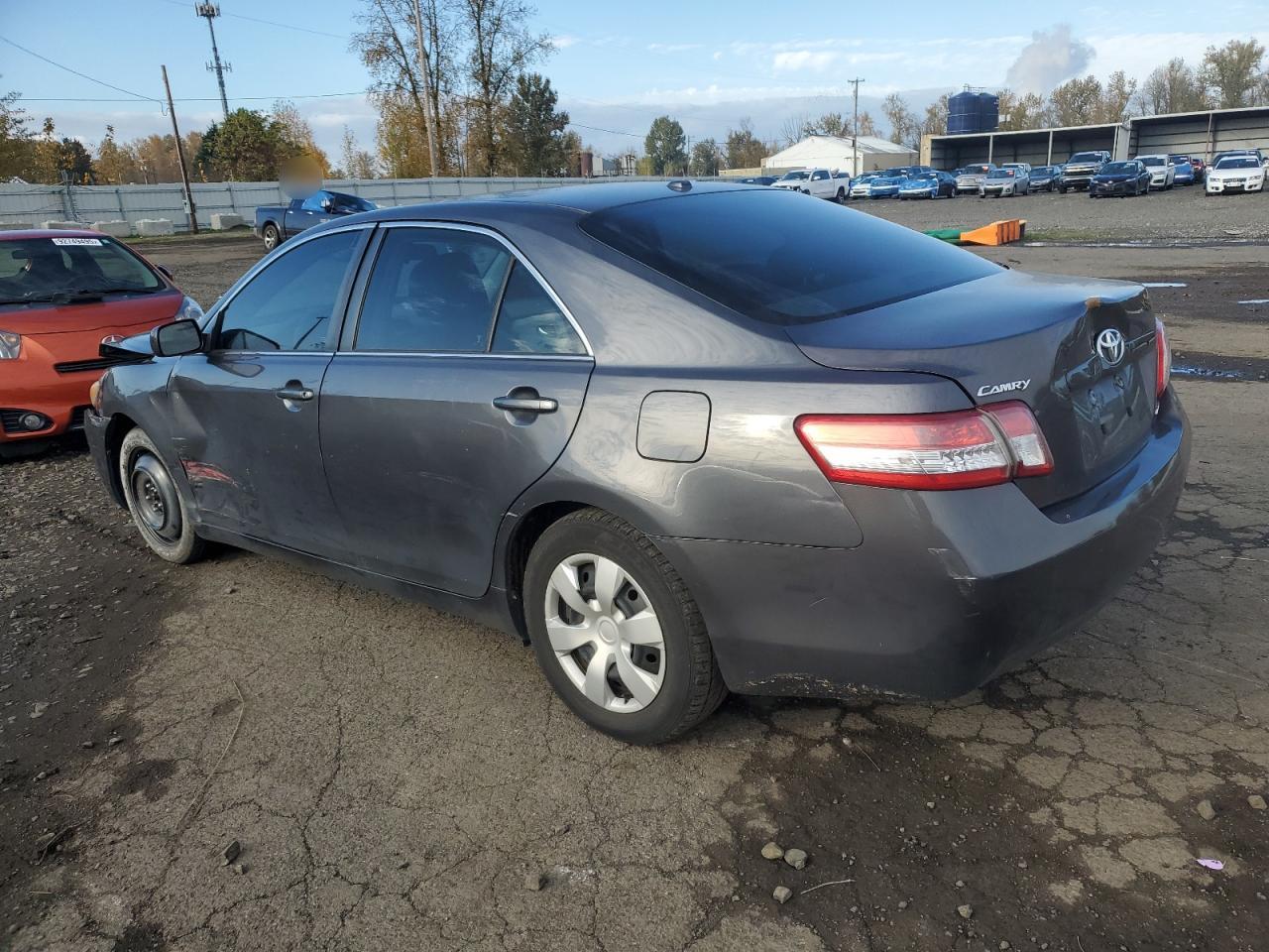 Toyota Camry Base Image 10