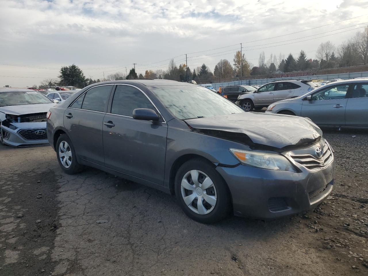Toyota Camry Base Image 12