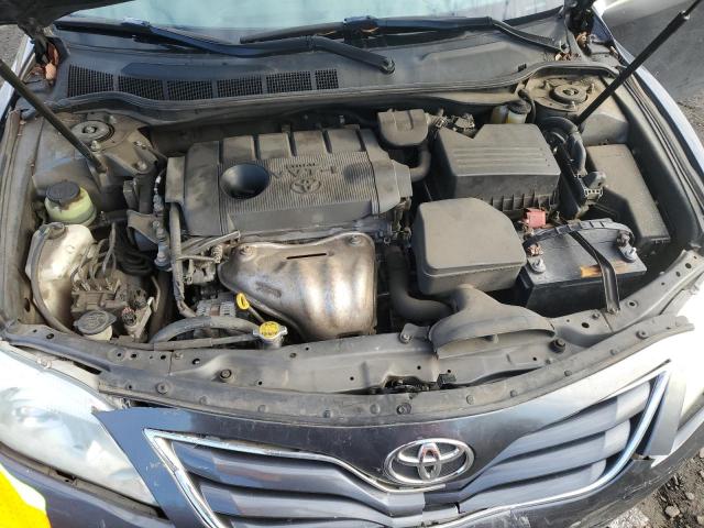 Toyota Camry Base Image 8