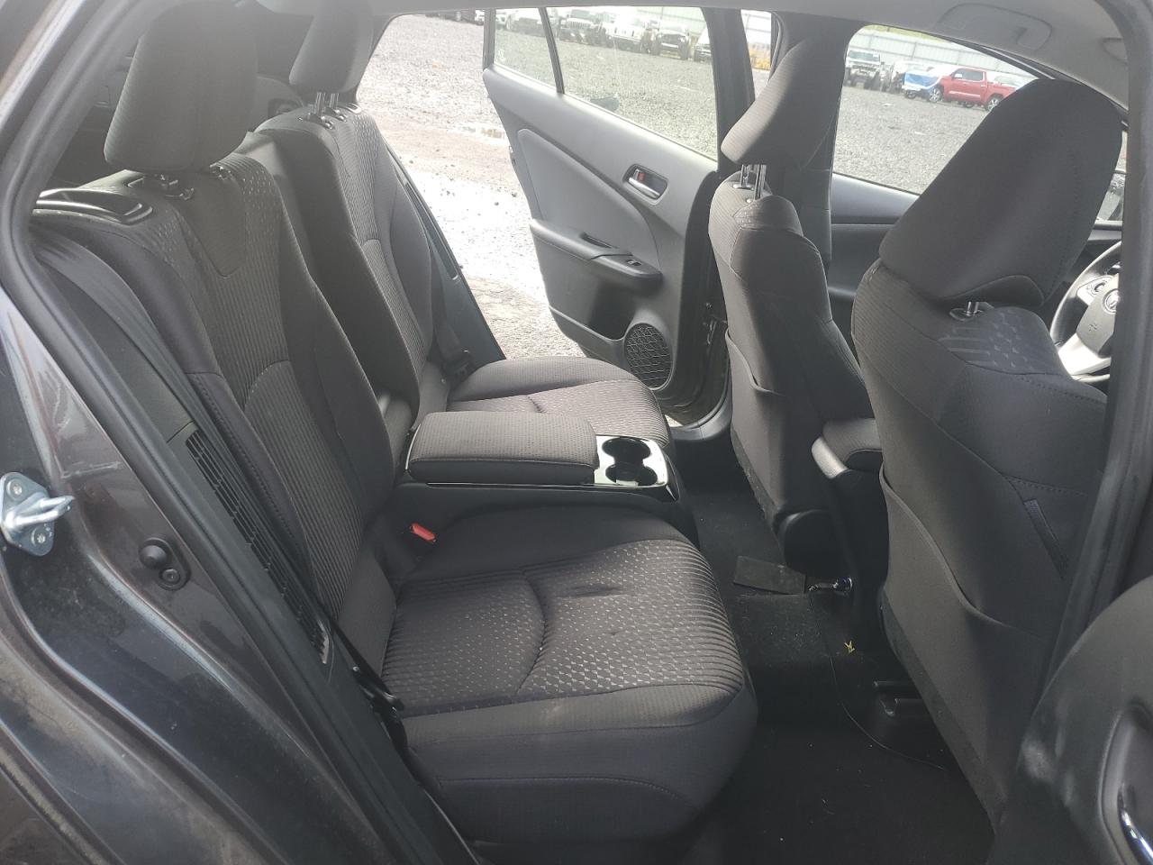 Toyota Prius Image 12