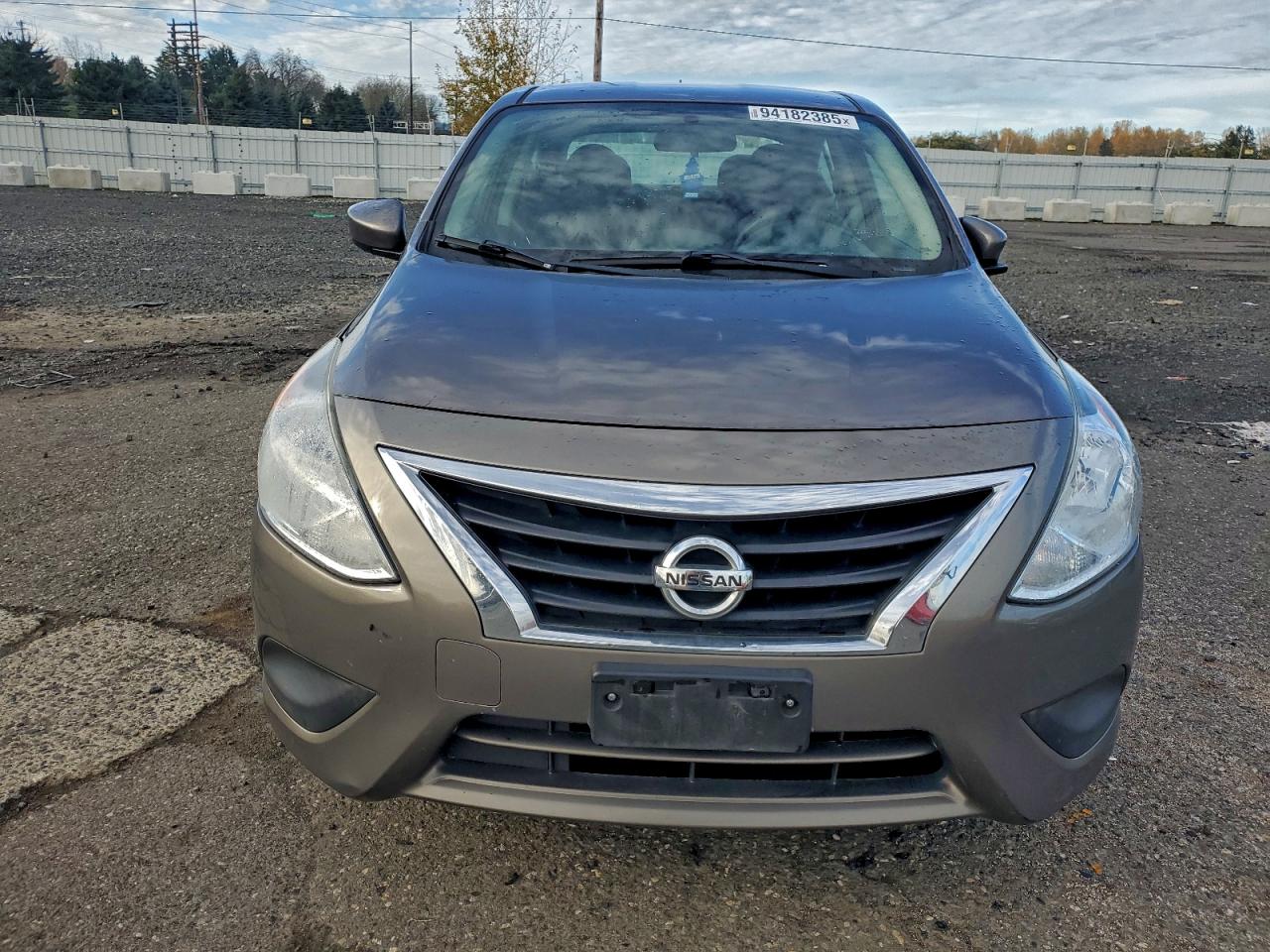 Nissan Versa S Image 4