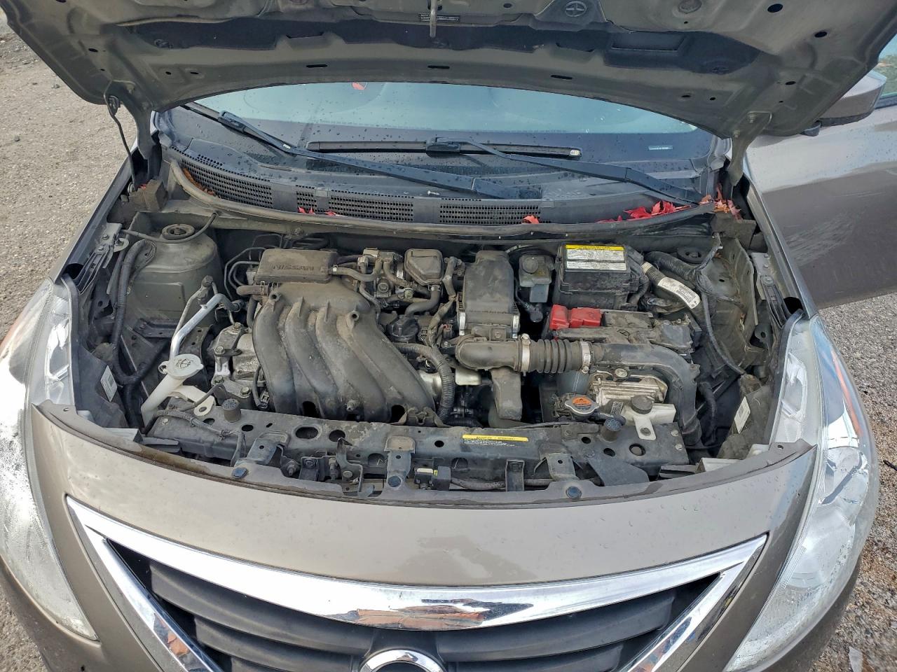 Nissan Versa S Image 12