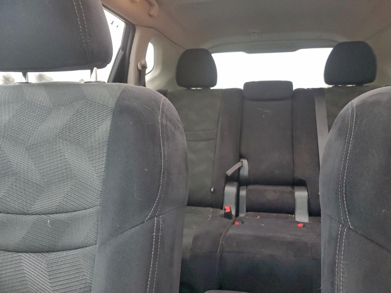 Nissan Rogue S Image 13