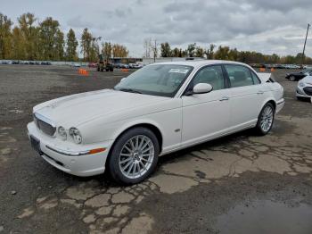  Salvage Jaguar Xj8