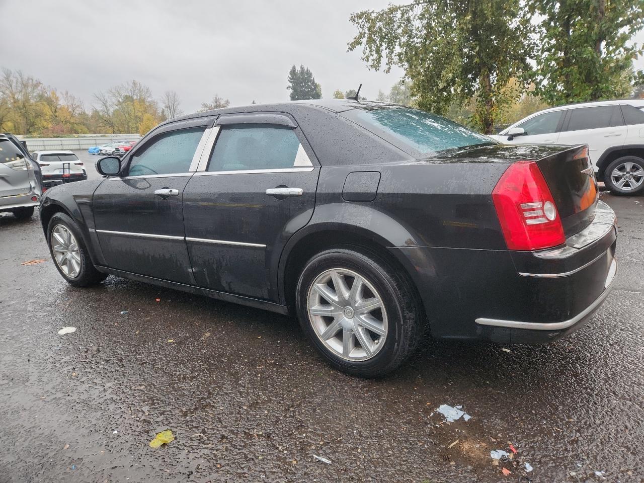 Chrysler 300 Touring Image 7