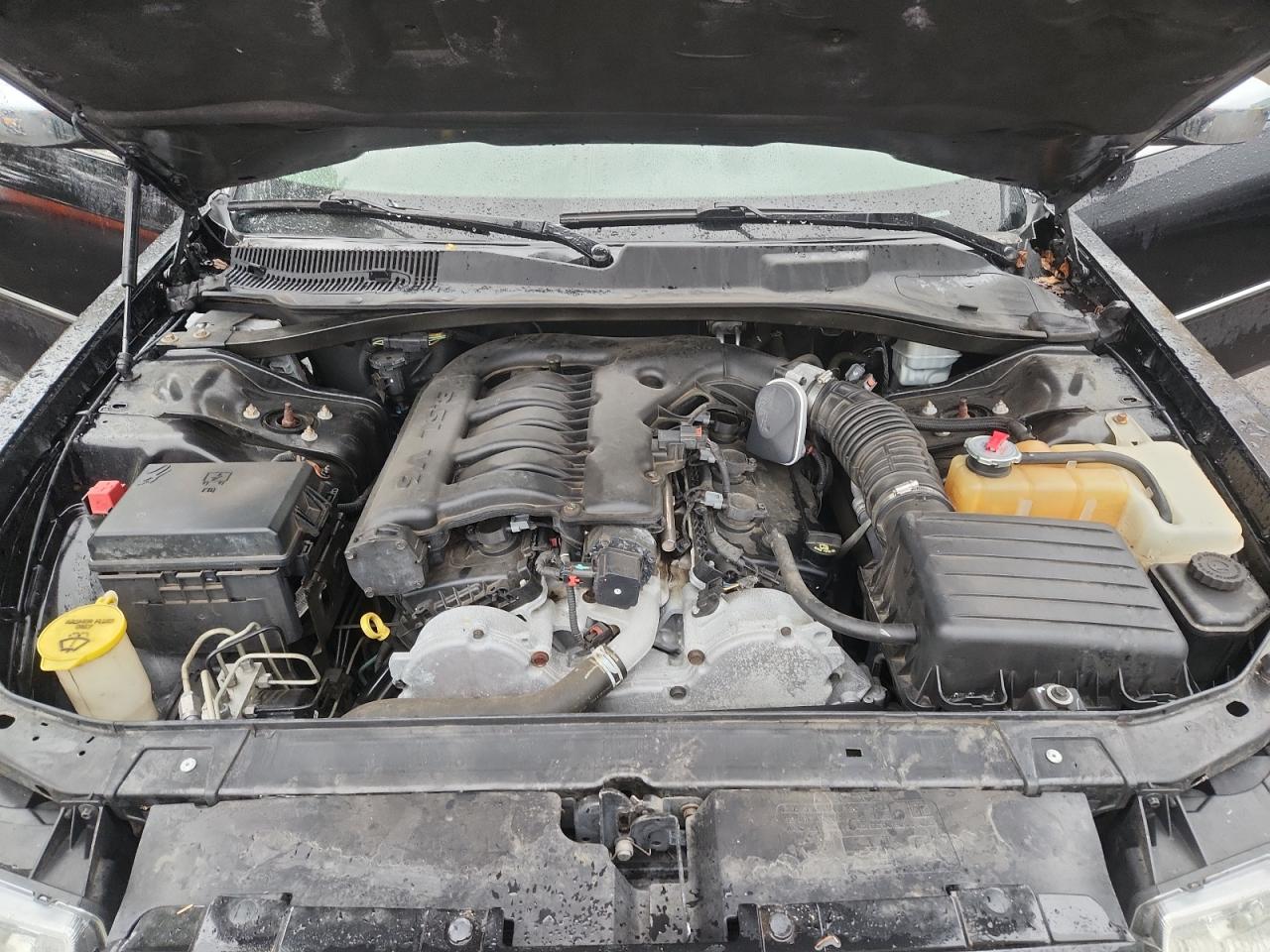 Chrysler 300 Touring Image 11