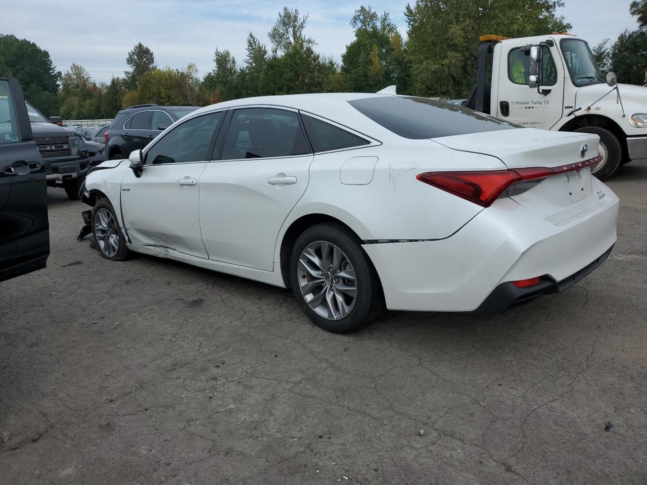 Toyota Avalon Xle Image 3