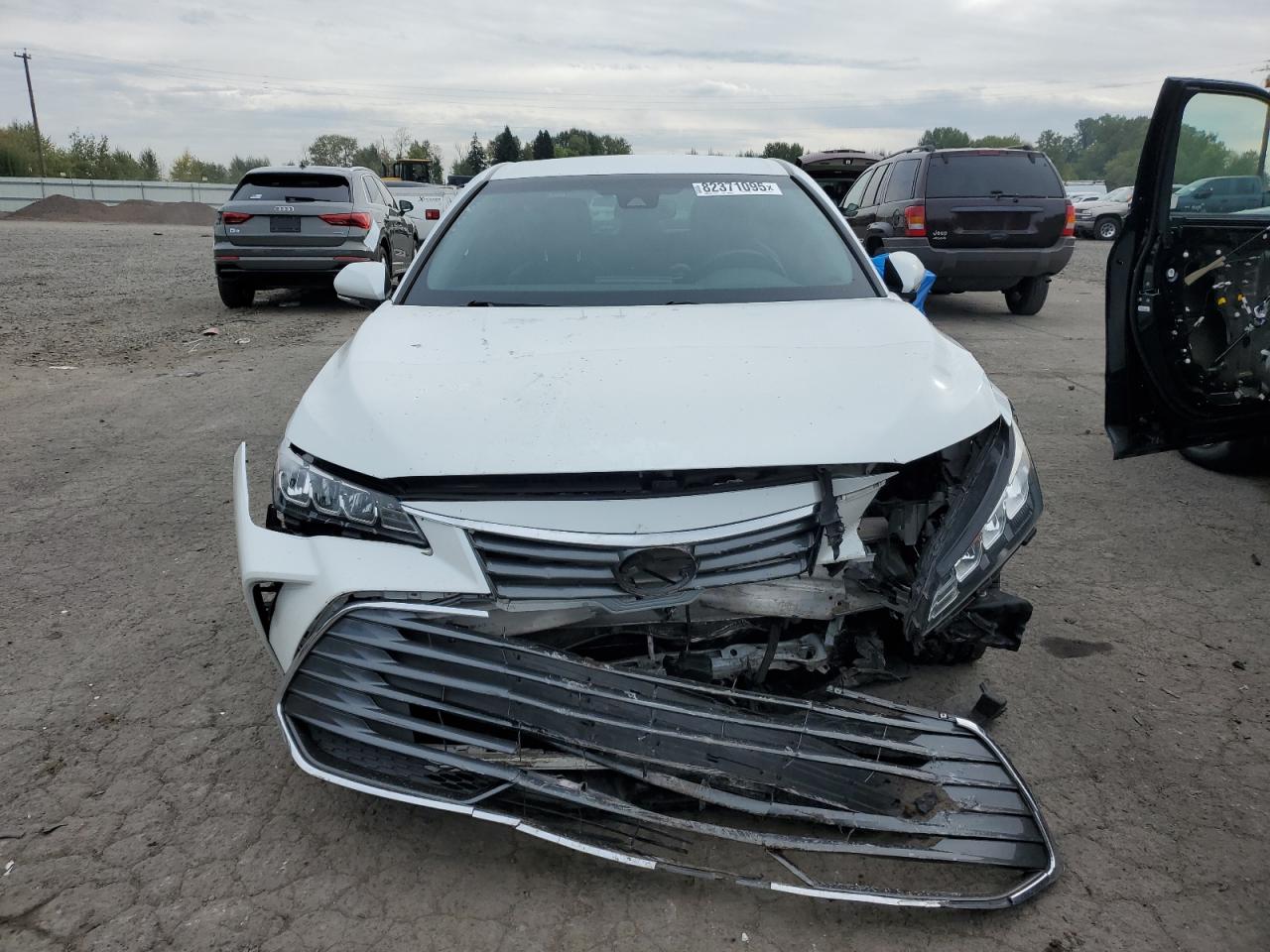 Toyota Avalon Xle Image 10