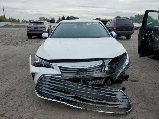 Toyota Avalon Xle Image 10