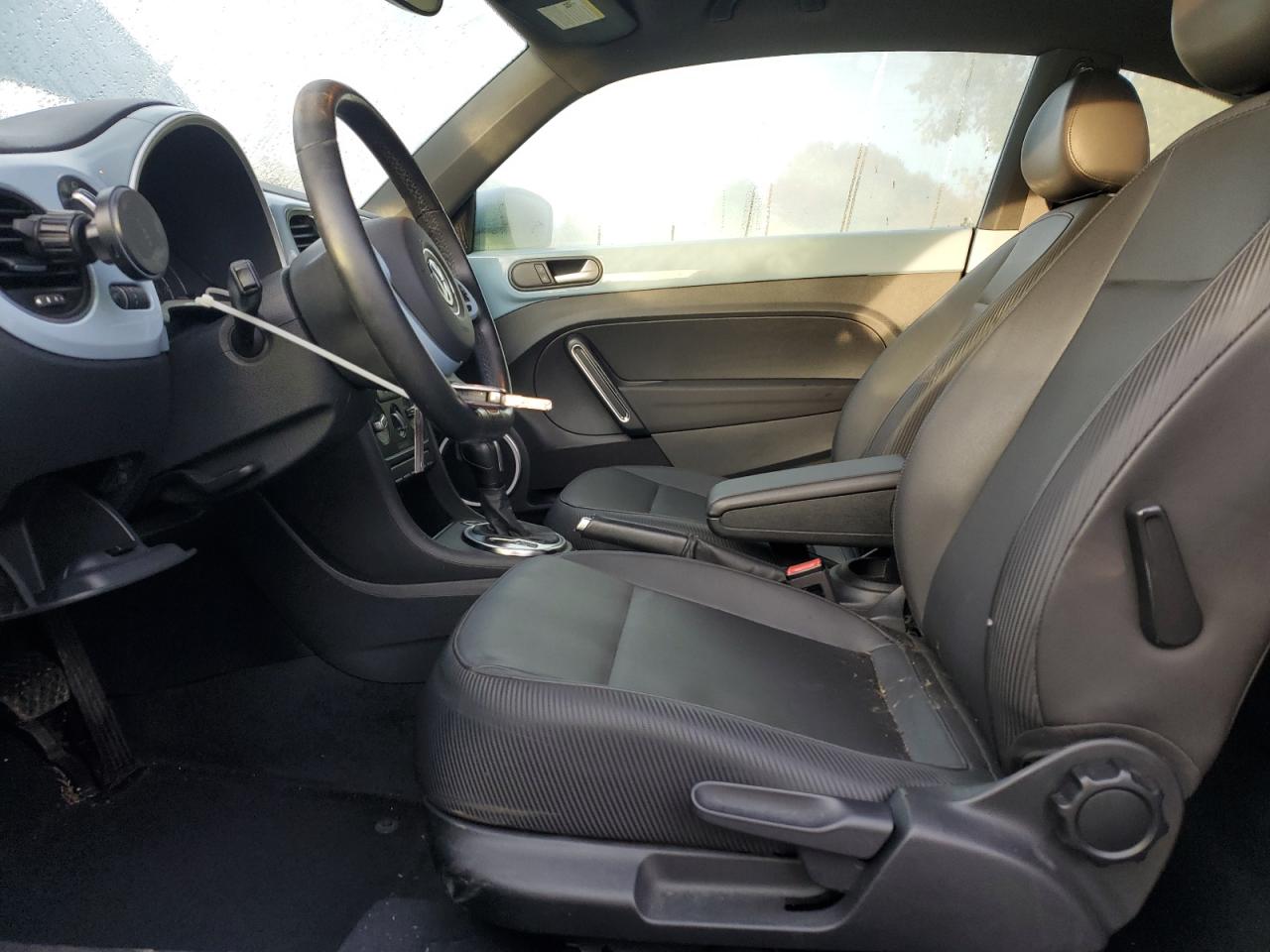 Volkswagen Beetle Image 10