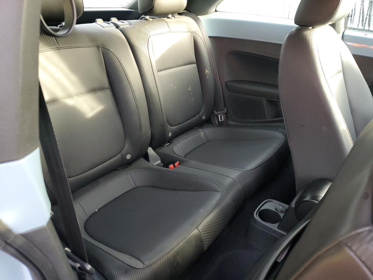 Volkswagen Beetle Image 12