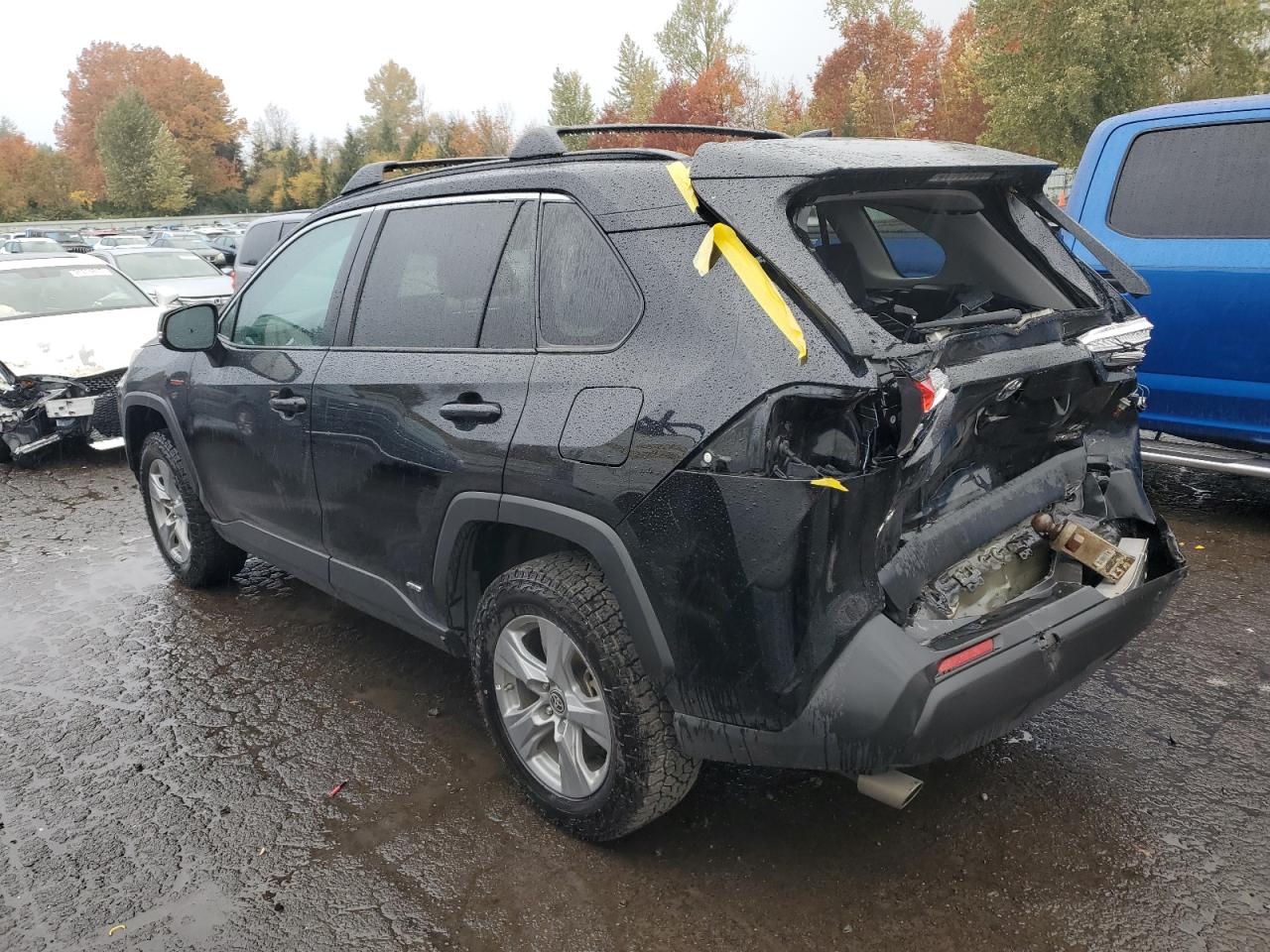 Toyota RAV4 Le Image 11