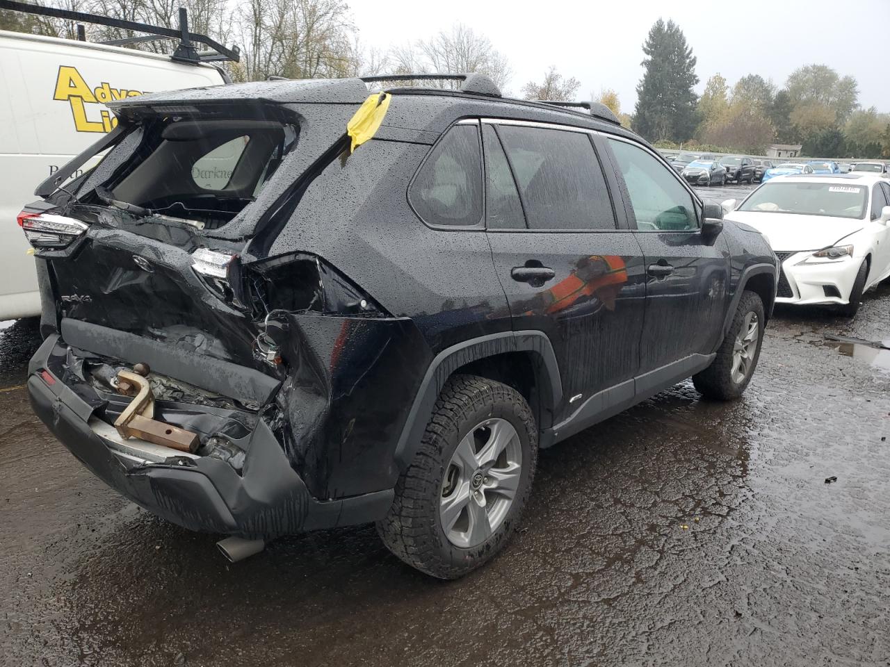 Toyota RAV4 Le Image 12