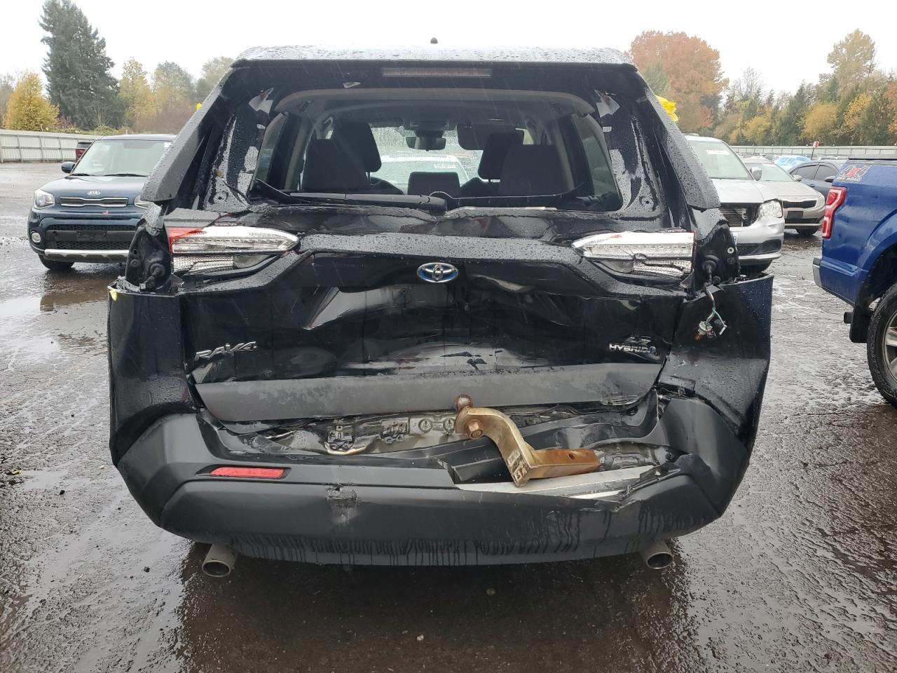 Toyota RAV4 Le Image 3