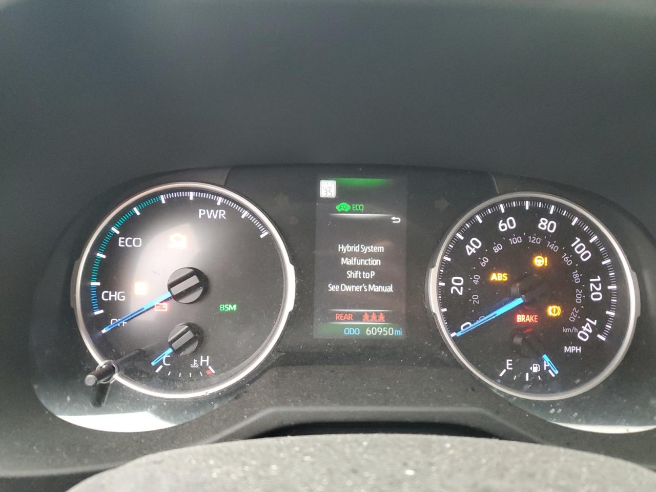 Toyota RAV4 Le Image 4