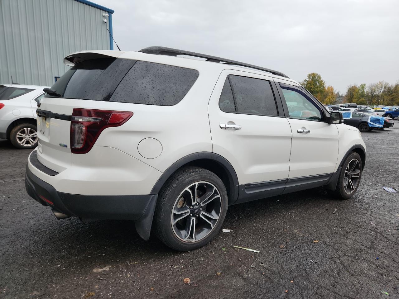 Ford Explorer Sport Image 2