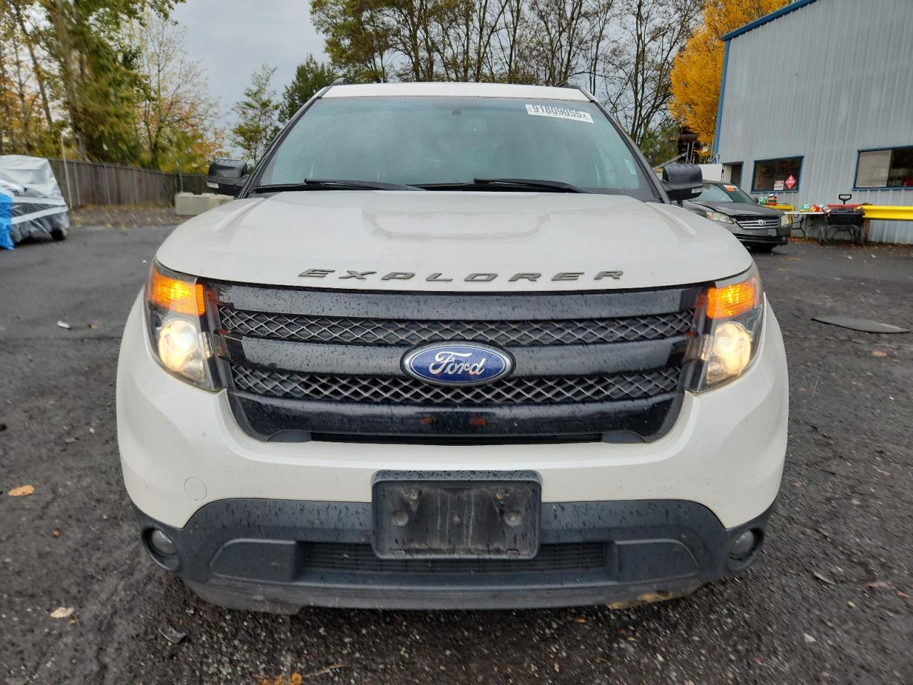 Ford Explorer Sport Image 8