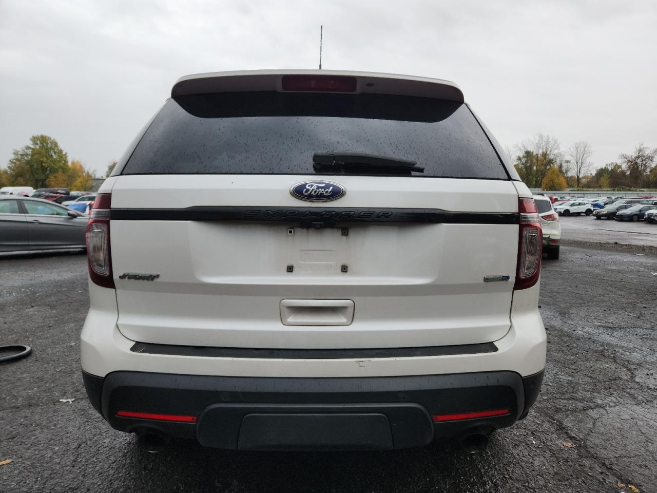 Ford Explorer Sport Image 3