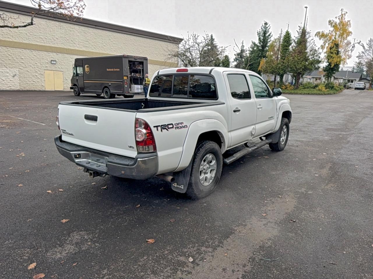 Toyota Tacoma Double Cab Image 9