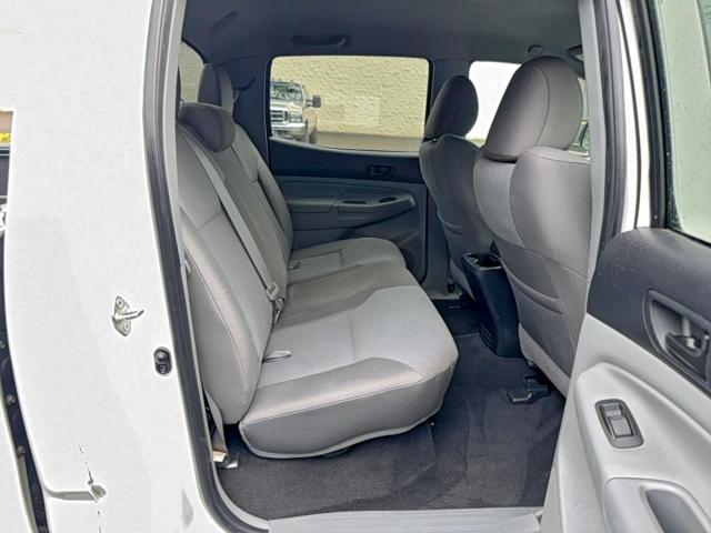 Toyota Tacoma Double Cab Image 6