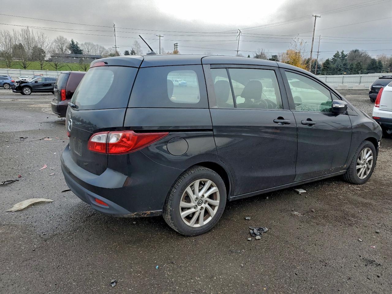 Mazda 5 Sport Image 11