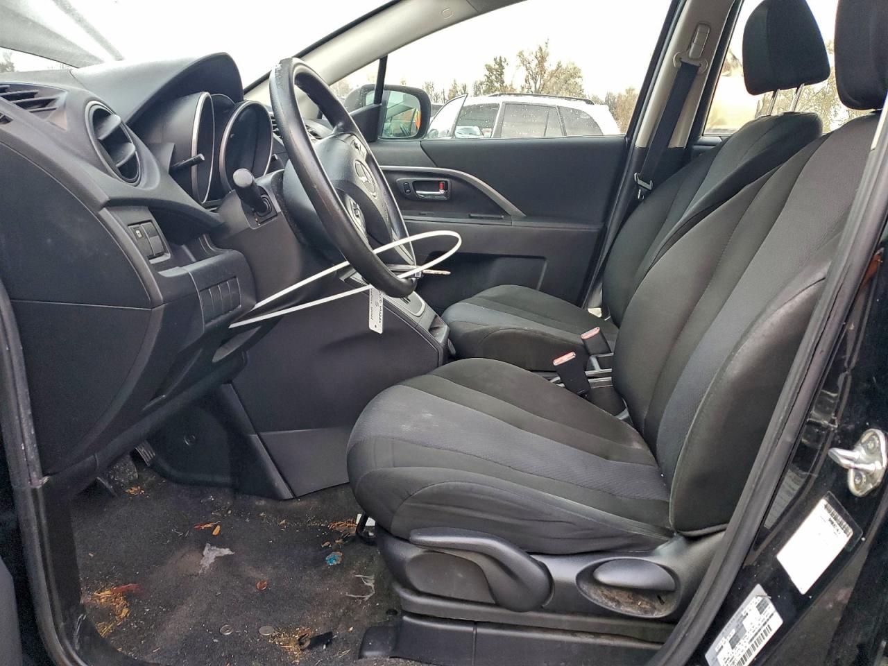 Mazda 5 Sport Image 6