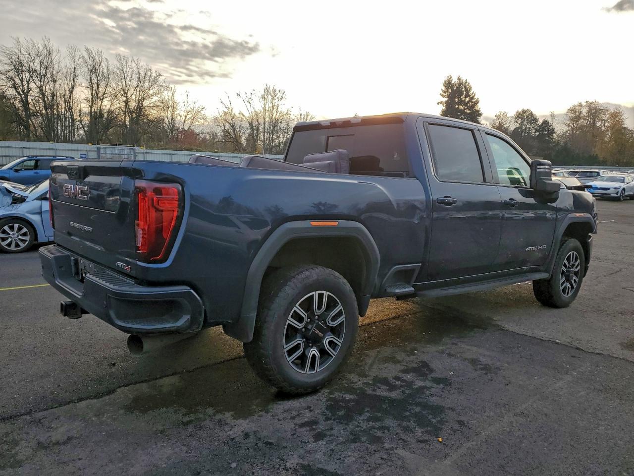 GMC Sierra K2500 At4 Image 5