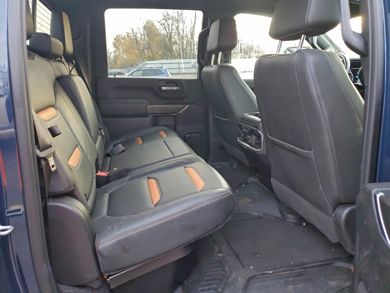 GMC Sierra K2500 At4 Image 9