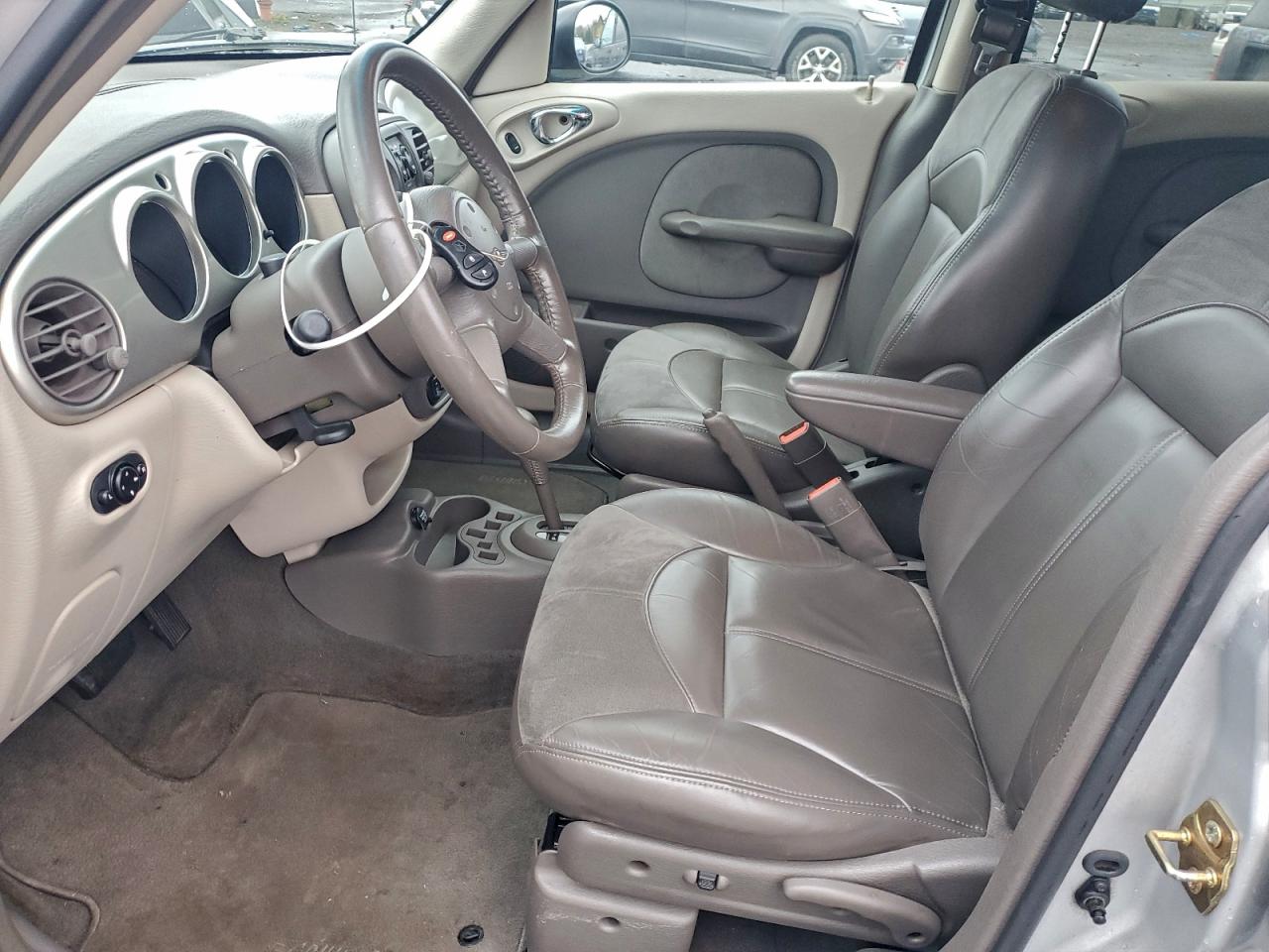 Chrysler PT Cruiser Image 11