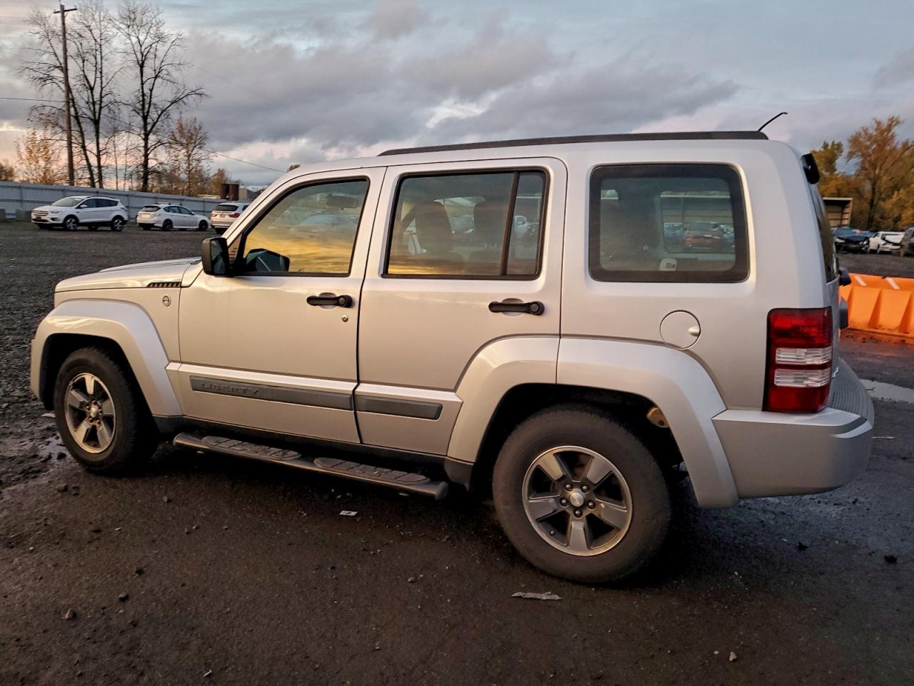 Jeep Liberty Sport Image 8