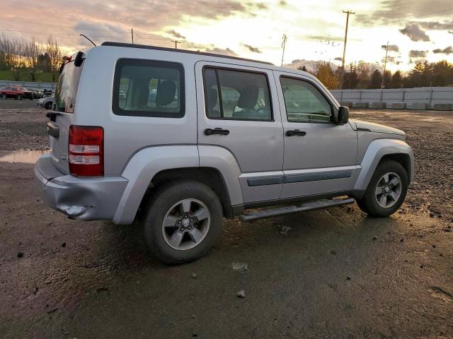 Jeep Liberty Sport Image 2