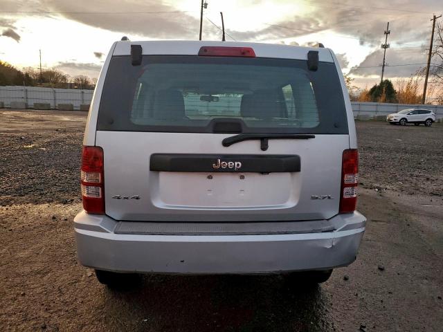 Jeep Liberty Sport Image 3