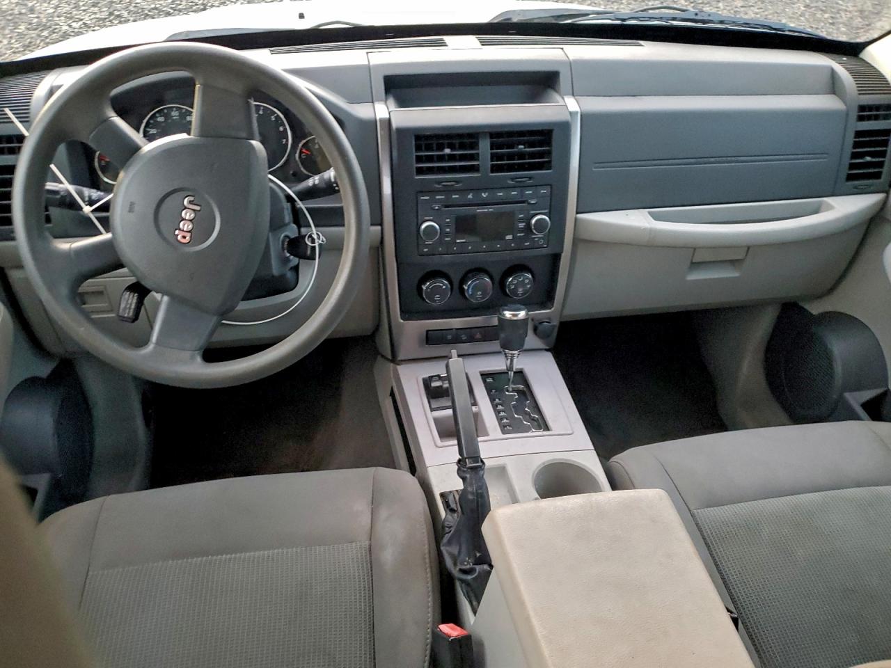 Jeep Liberty Sport Image 5