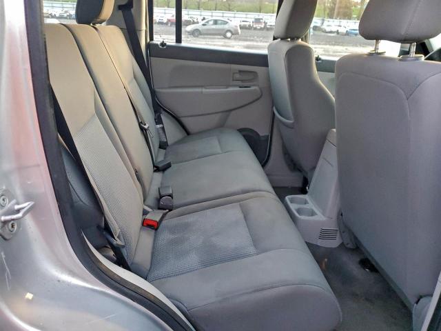 Jeep Liberty Sport Image 6