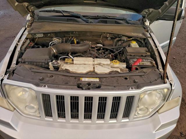 Jeep Liberty Sport Image 12