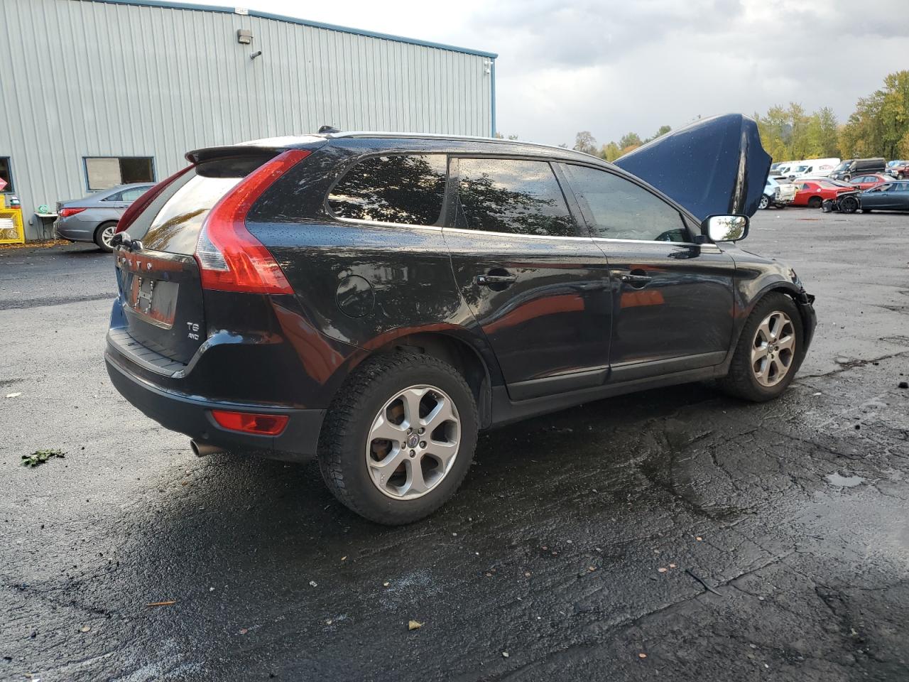 Volvo XC60 T6 Image 6